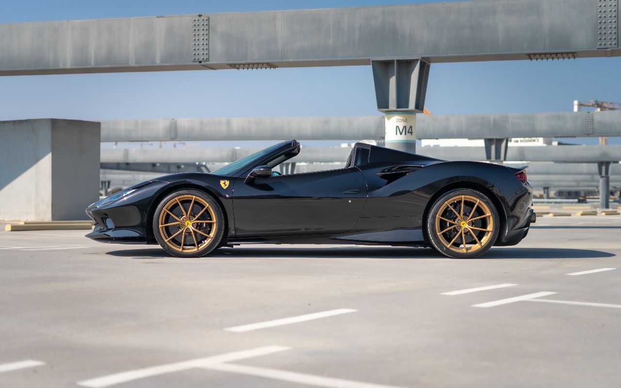 Ferrari F8 Tributo Spyder Interior