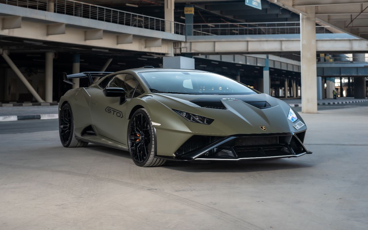 Lamborghini Huracan STO Interior