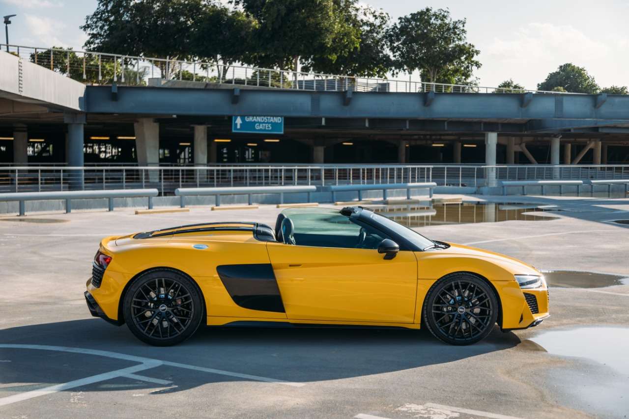 Audi R8 V10 Spyder Interior