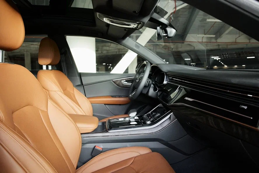 Audi Q8 55TFSI quattro Interior