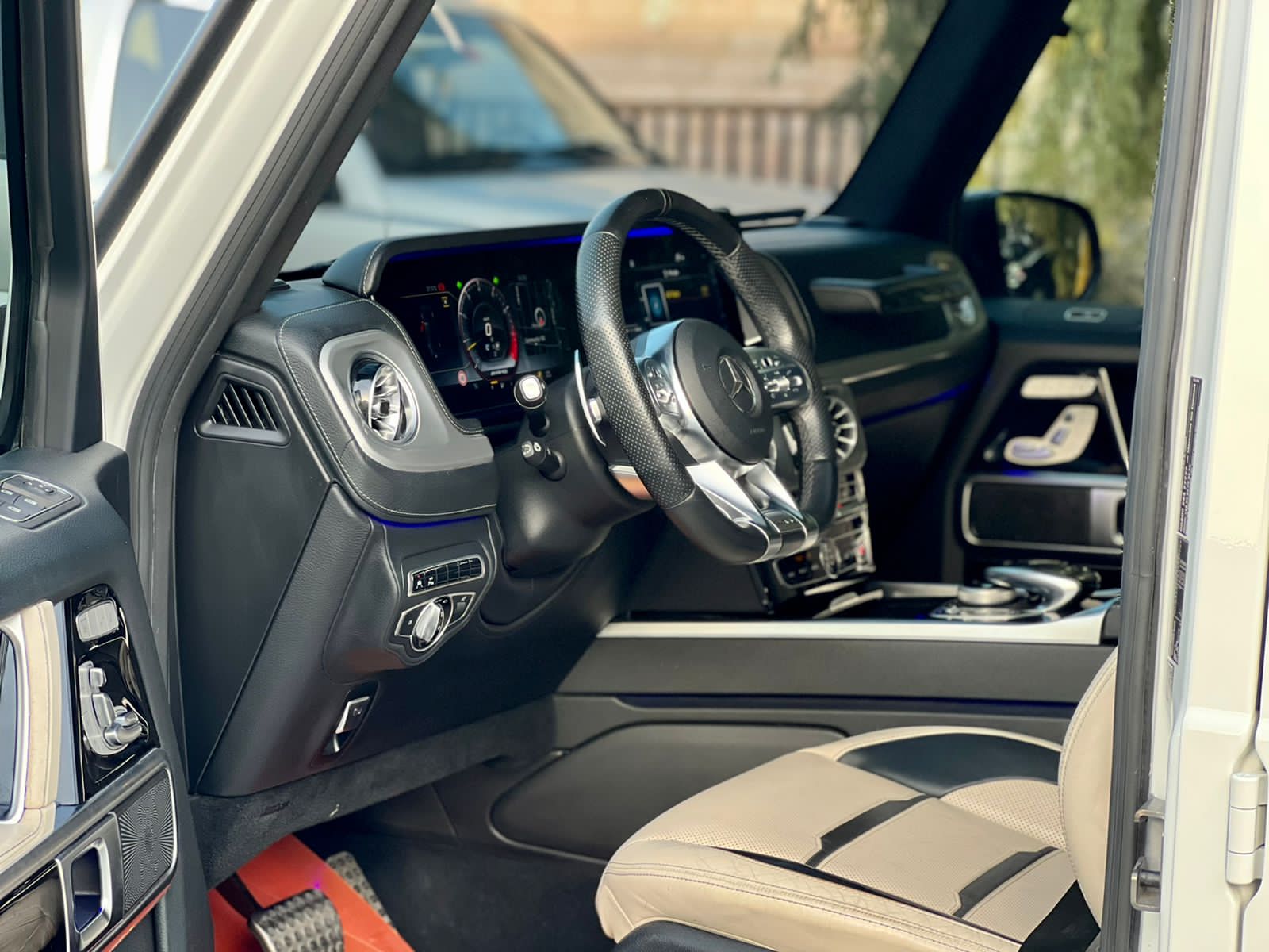 Mercedes G63 White Interior