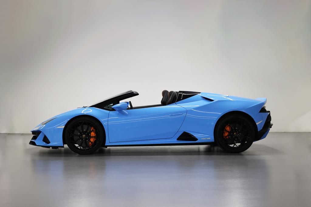 Lamborghini Huracan Evo Spyder Interior