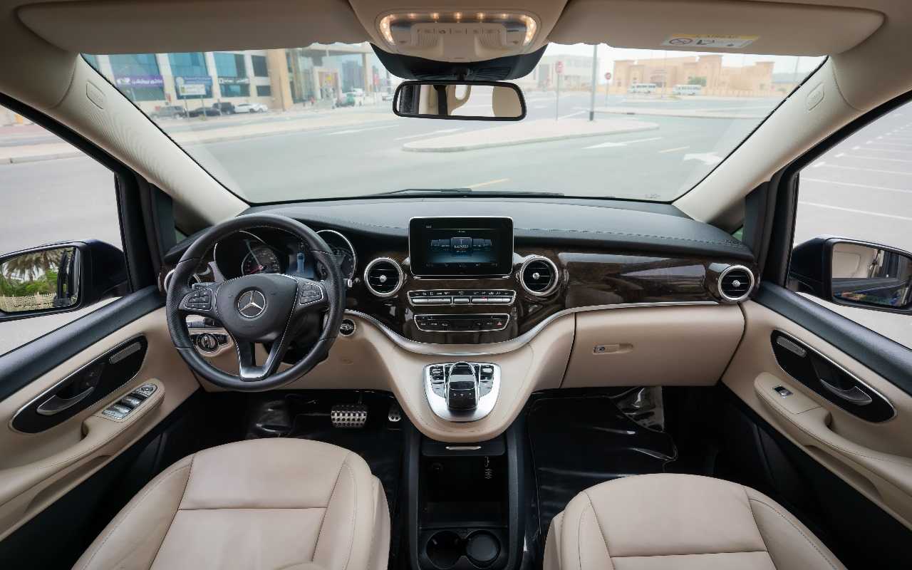 Mercedes V250 Interior