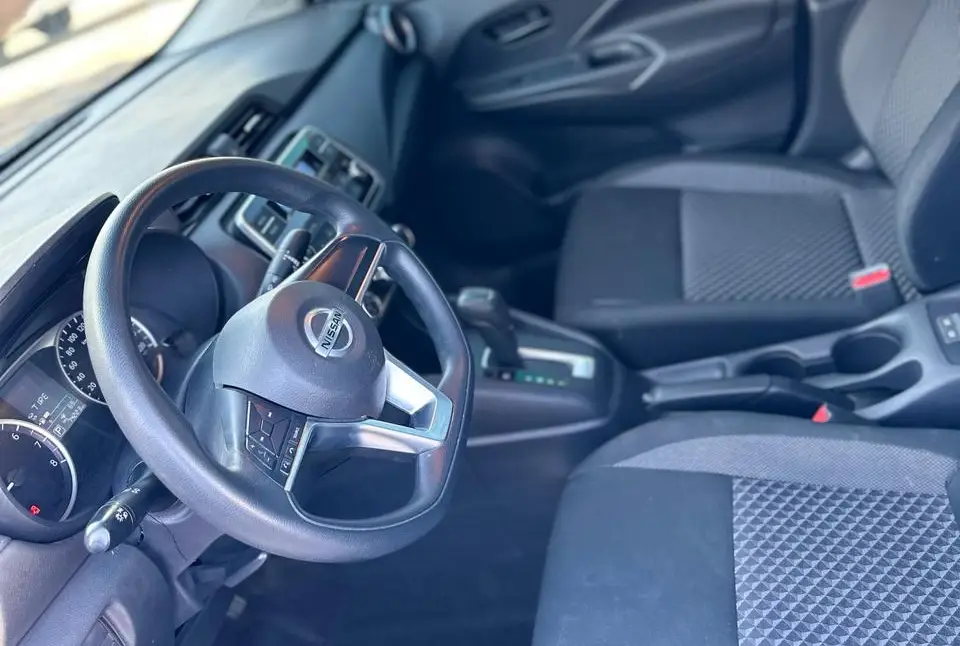 Nissan Sunny Interior